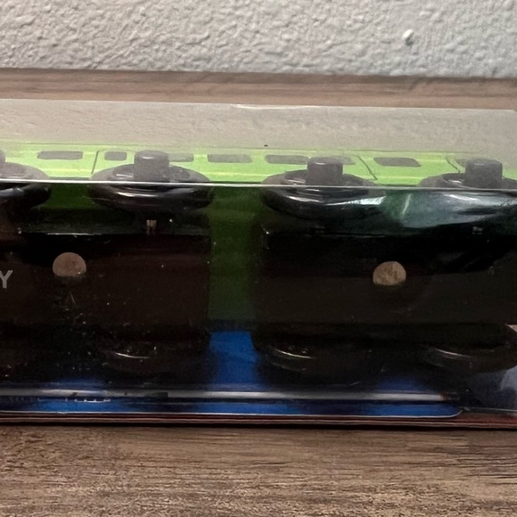 THOMAS & FRIENDS Wooden Railway *Daisy*  2004 *COLLECTOR CARD* NIB LC99016 - Picture 4 of 5